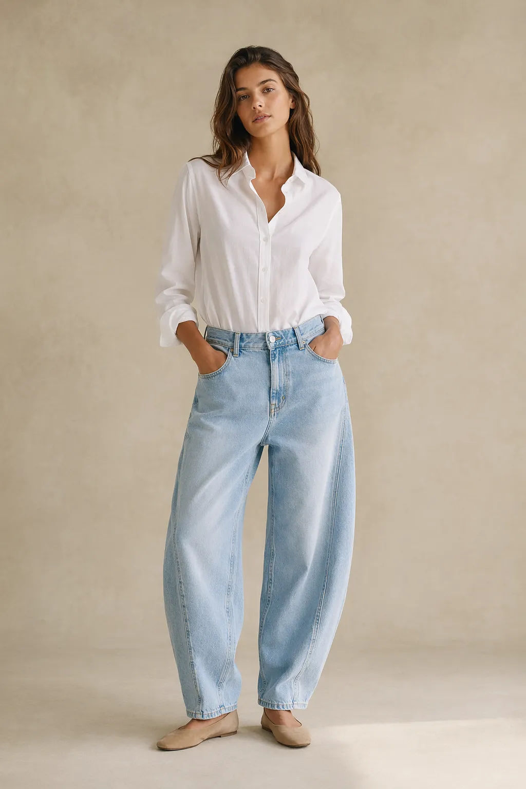 Denim woman light wash barrel jeans