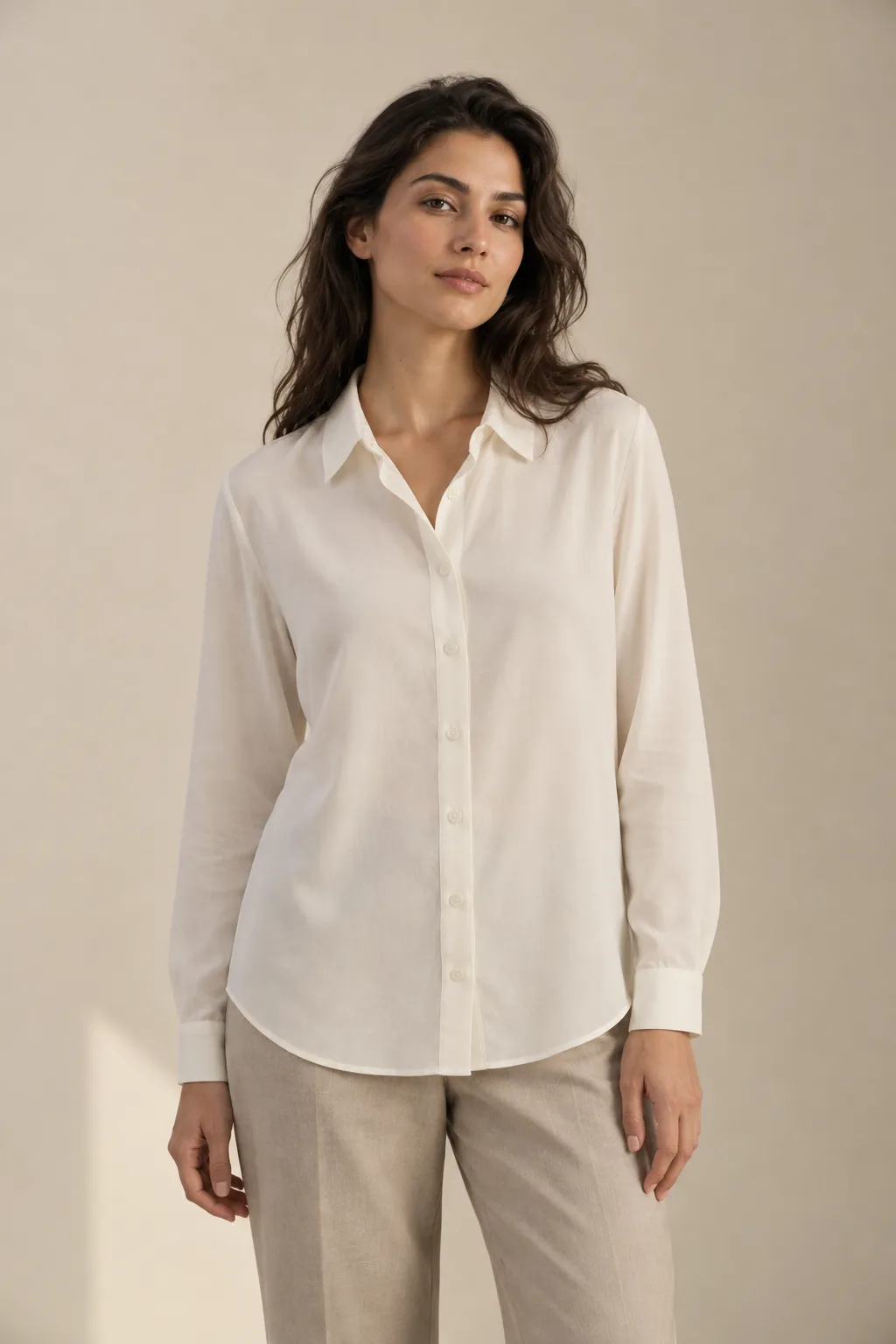 Ivory lyocell blouse with a shirt collar