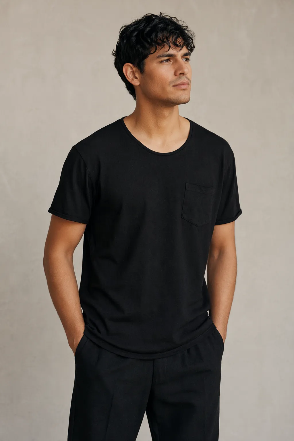 Knits man black pocket tee