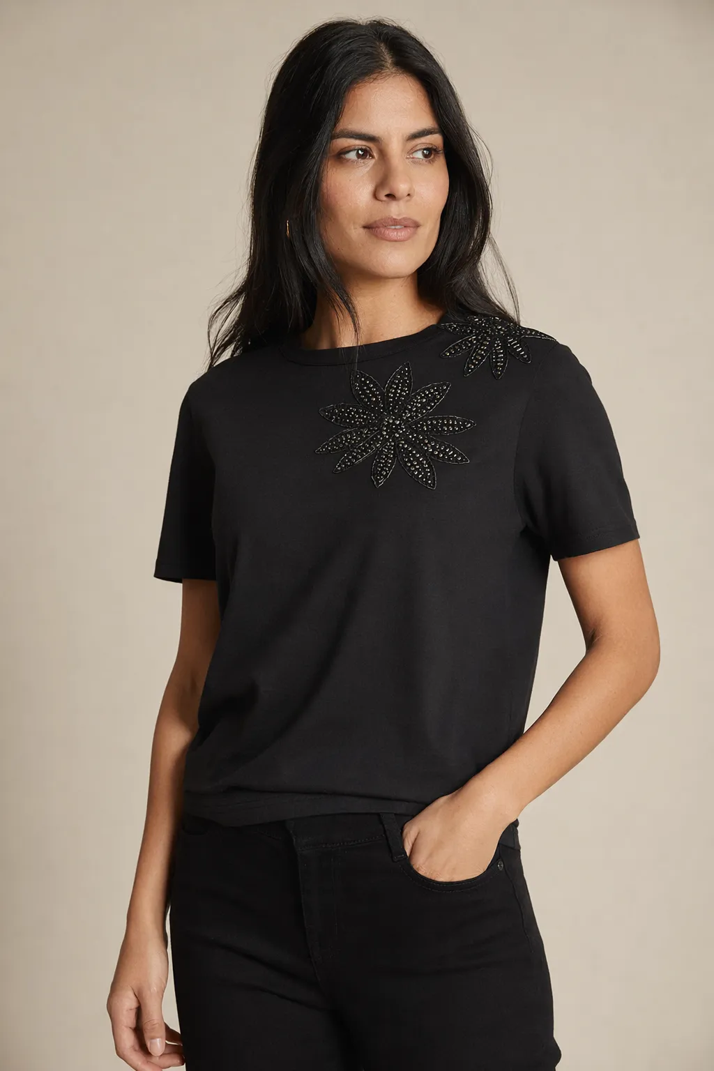 Knits woman black beaded floral tee
