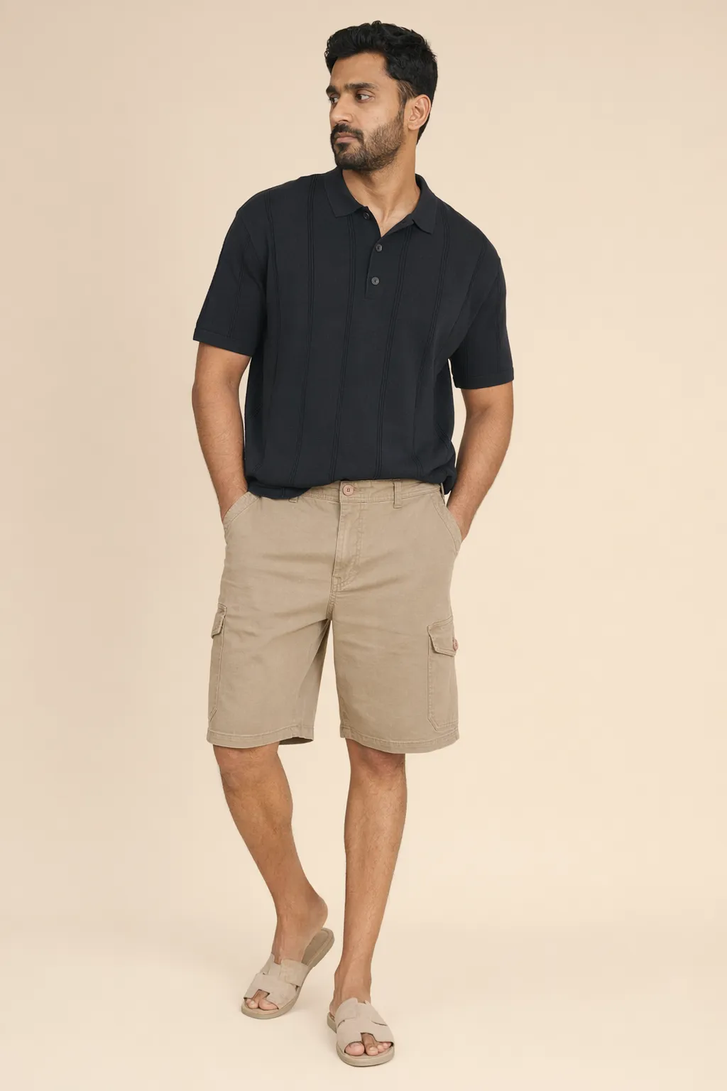 Woven man beige sand cotton cargo shorts
