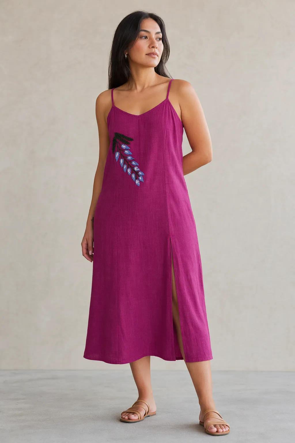 Woven woman magenta embroidered slit dress