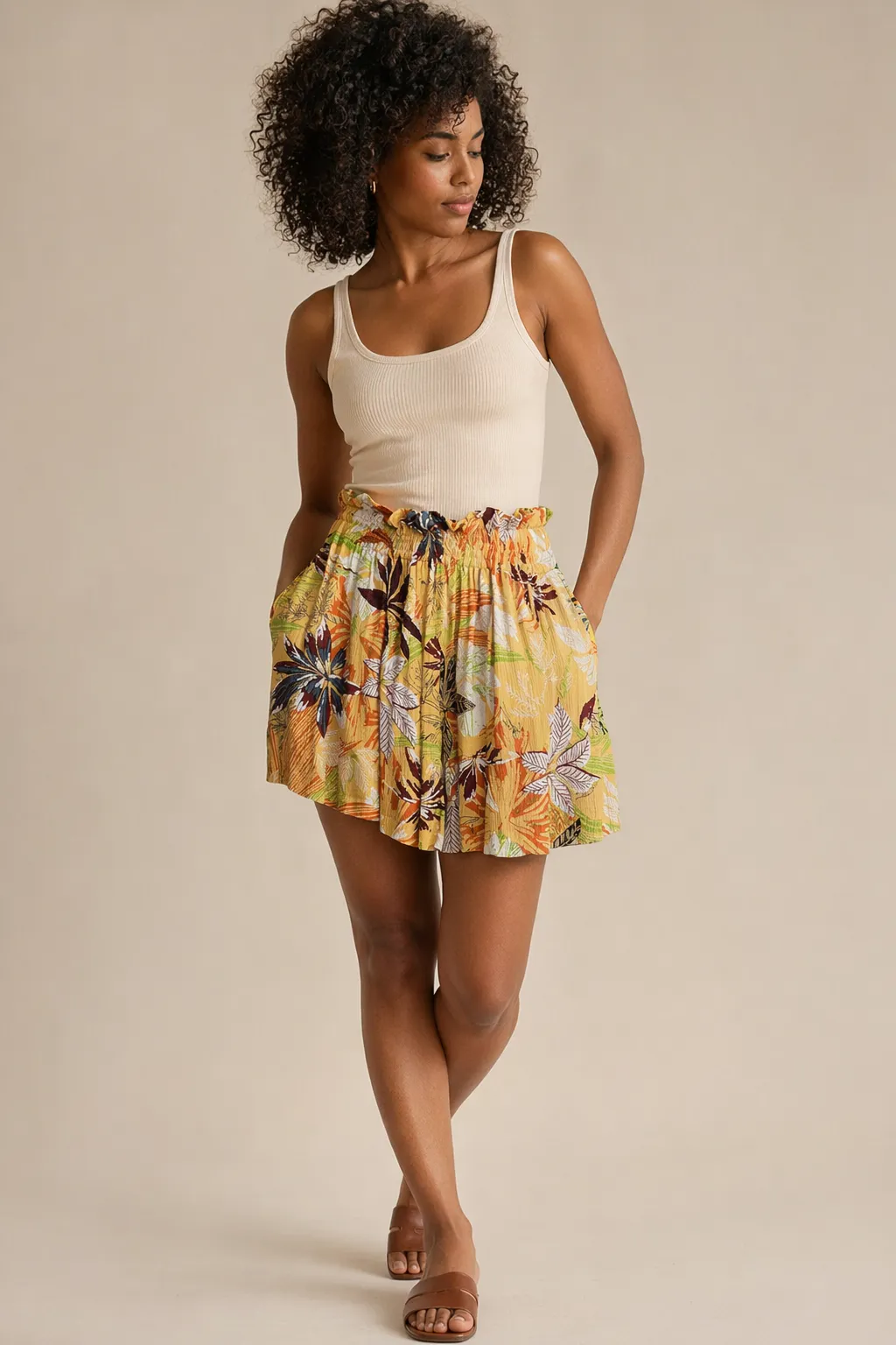 Woven woman mustard tropical shorts
